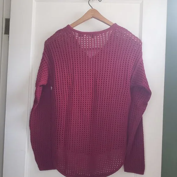 EUC Lightweight open weave women's red sweater - Picture 3 of 8